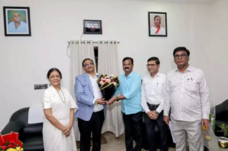 Akhilesh Peshwe Takes Charge as New Pro-VC of Nagpur University