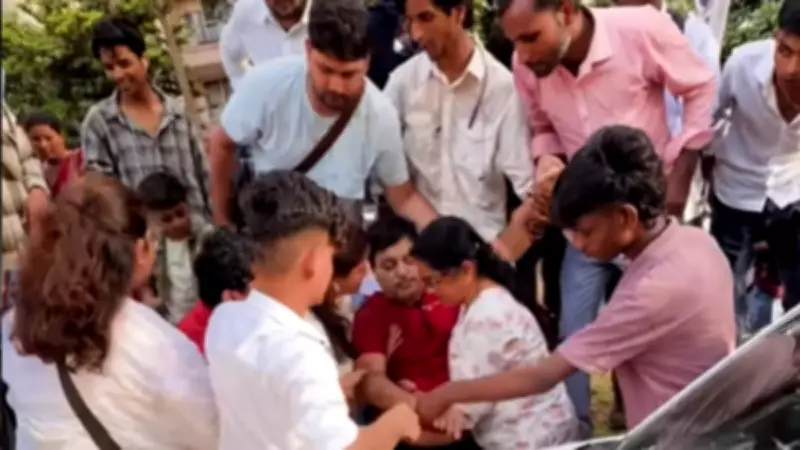 Amitabh Bachchan Fan Faints During Sunday Meet Outside Jalsa, Video Goes Viral