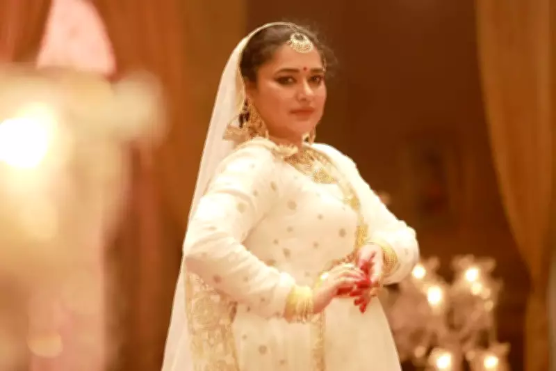 Ananya Chatterjee Performs Through Pain for 'Chole Jeo Na' Song Launch
