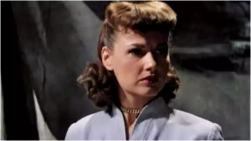 Ann Robinson, 'War of the Worlds' Actress, Dies at 96