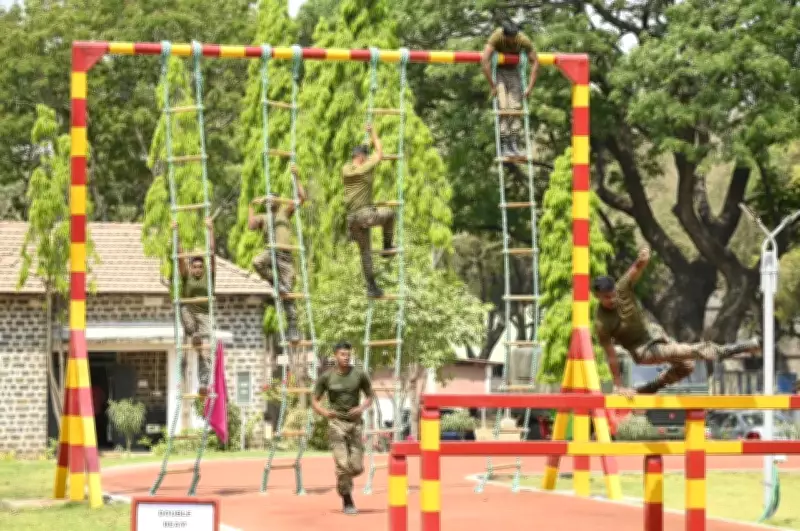Army Institute Opens Synthetic Obstacle Course for All-Weather Training