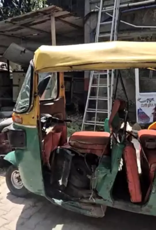 Auto Driver Killed, Biker Critical in Delhi Collision; Student Dies in Hit & Run