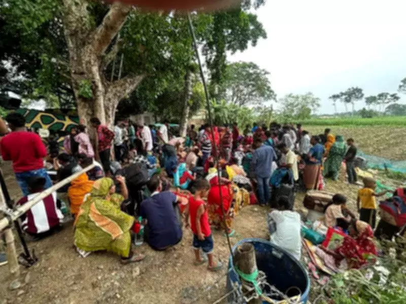 Bangladeshis rush to return home at Swarupnagar border amid SIR verification