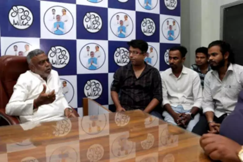 Bengal Parties Prep for Counting: TMC, BJP Workers Gear Up