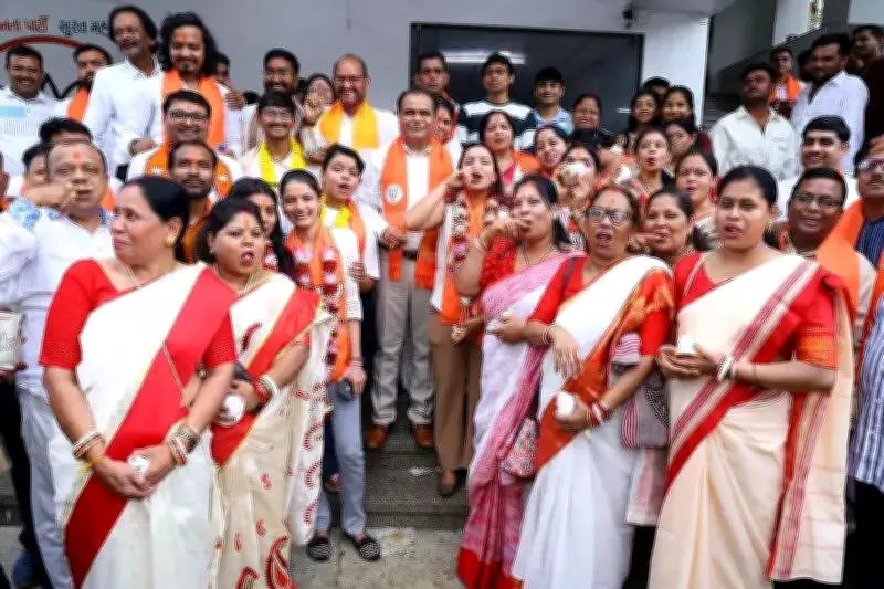Bengali community in Surat celebrates BJP win in West Bengal, hopes for growth
