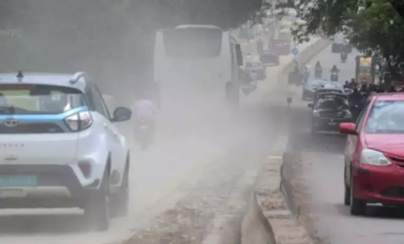 Bengaluru's Mechanised Road Sweeping Plan Stuck in Tender Hurdles