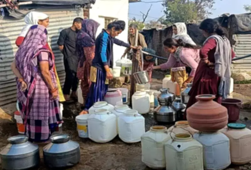 Bhopal Village Water Crisis: 2,000 Rely on Couple's Borewell