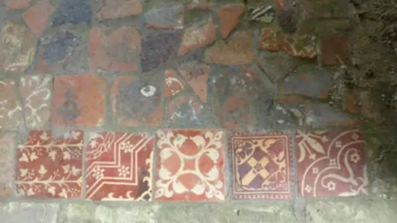 Biscuit Tin Holds Stolen Medieval Tiles for 60 Years Before Guilty Return