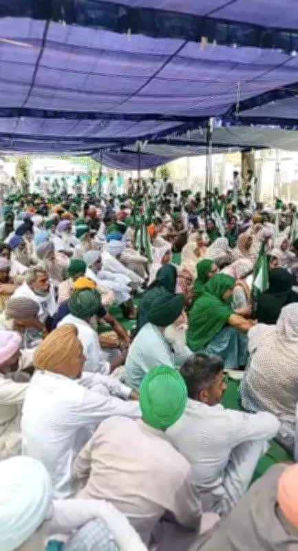 BKU Ekta Sidhupur Protest Against Bank Blank Cheque Policy Continues for Sixth Day