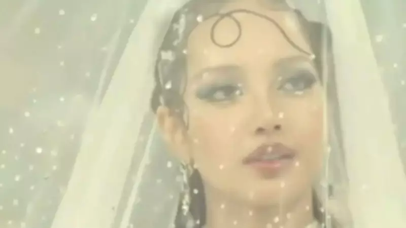 BLACKPINK Lisa Stuns at Met Gala 2026 with 3D Printed Hands Gown