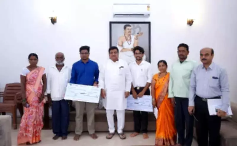 BLDE Institution Supports Two Needy MBBS Students in Vijayapura
