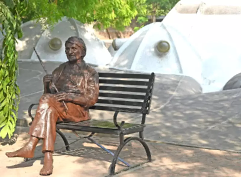 Bronze Statue of MF Husain Unveiled in Ahmedabad's Amdavad Ni Gufa