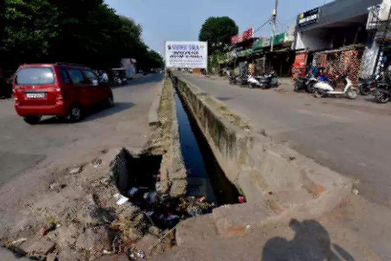 Buidco fines contractor Rs10 lakh for safety lapse in Patna drain work