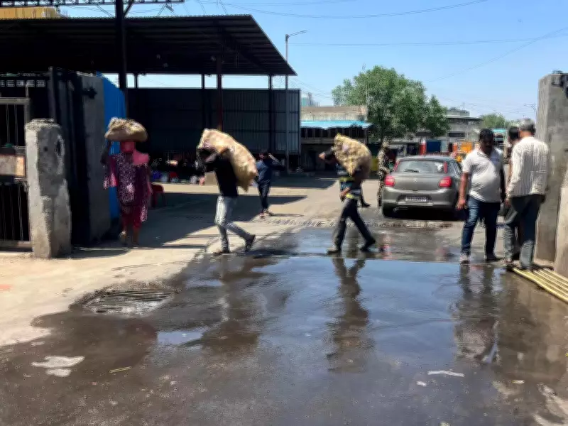 Choked drains in Pune's Gultekdi Market Yard remain unresolved weeks after PMC-APMC joint visit