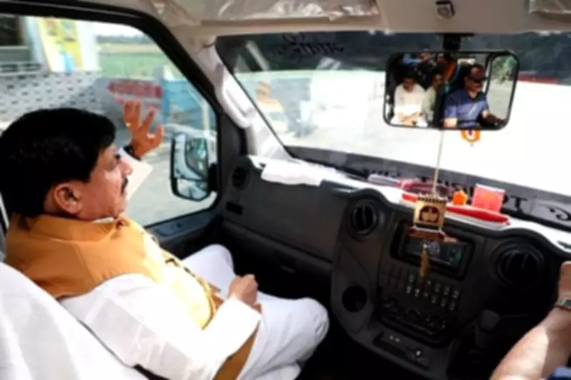 CM Dr. Yadav Travels by Bus from Indore to Ujjain, Promotes Simplicity