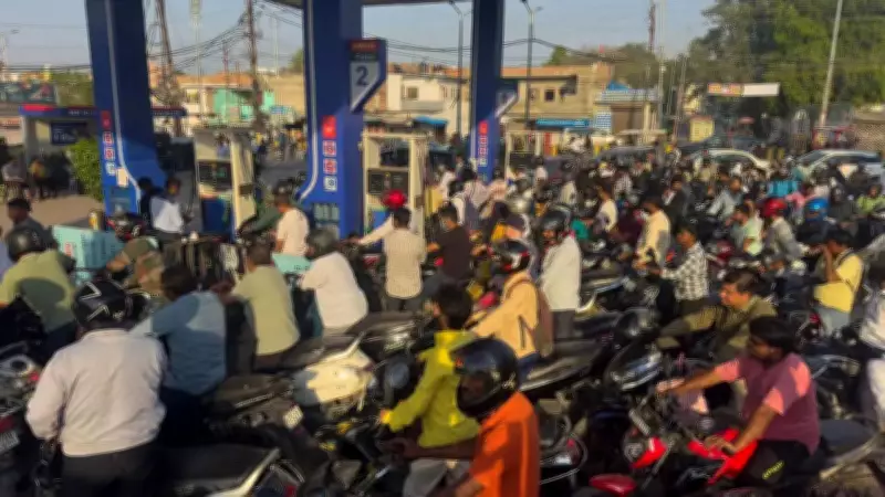 Congress Slams Modi After Petrol, Diesel Prices Hiked by 90 Paise
