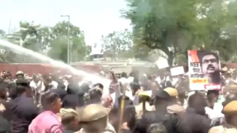 Congress workers protest NEET irregularities in Jaipur, water cannons used