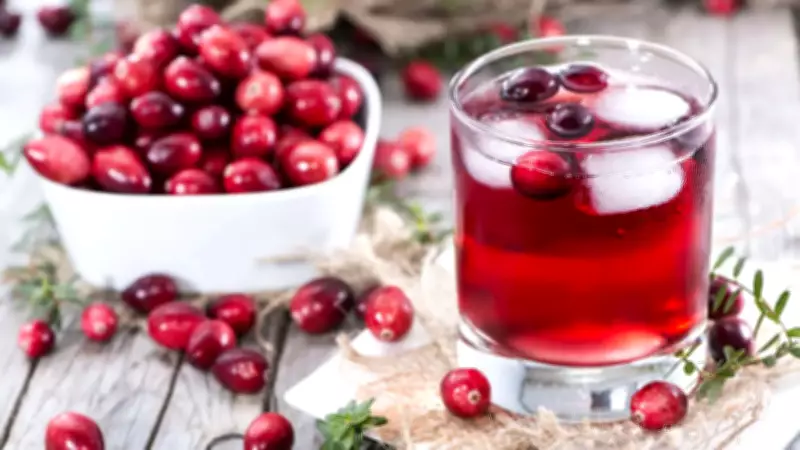Cranberry Juice May Boost Antibiotic Effectiveness Against UTIs