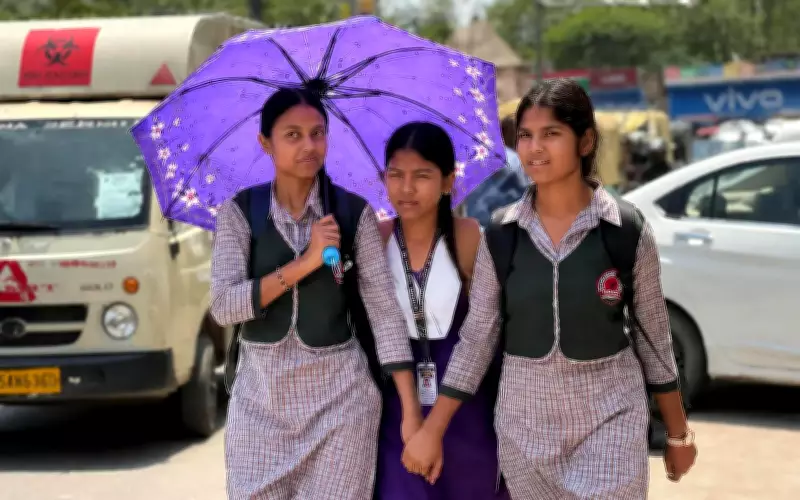 Delhi Swelters at 39.8°C, Yellow Alert for Thunderstorms