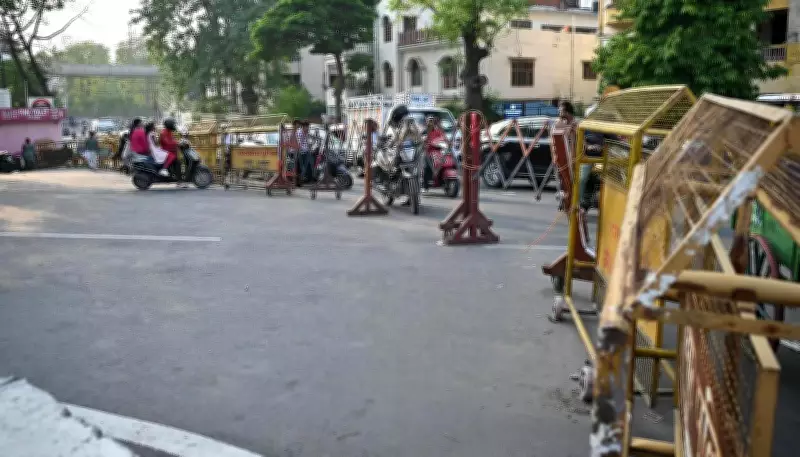 Devotees face parking chaos at Lucknow's Hanuman Setu Temple on Bada Mangal