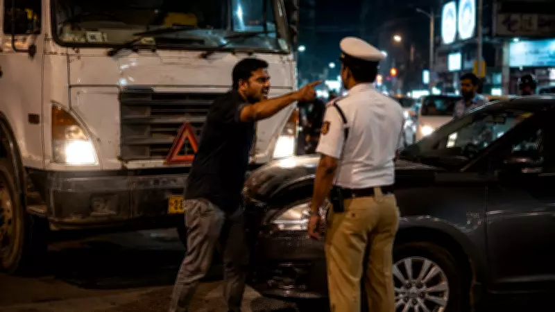 Drunk truck driver hits car, assaults traffic cop in Bengaluru