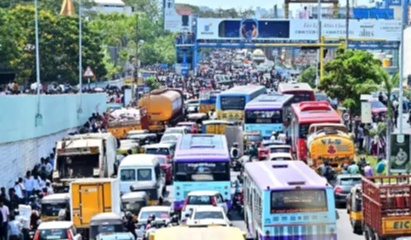 ECR Residents Demand Better Garbage Disposal and Traffic Solutions