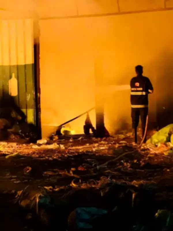Fire at Balewadi garbage unit triggers panic, residents demand safety measures
