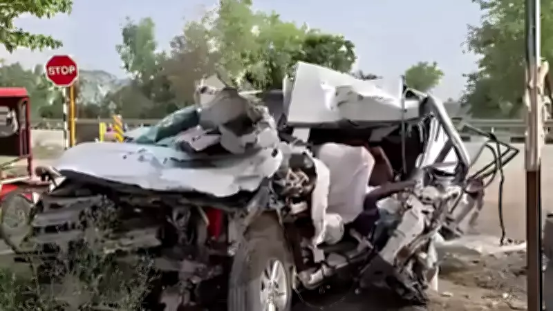 Four killed, three injured as SUV rams into truck on Lucknow-Sultanpur Highway