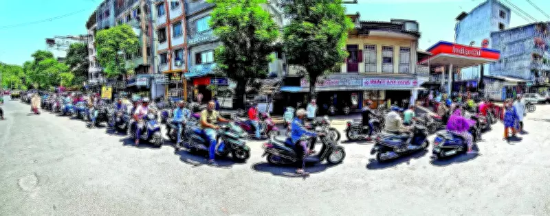 Fuel Panic Buying Returns to Gujarat as Rumors Trigger Long Queues
