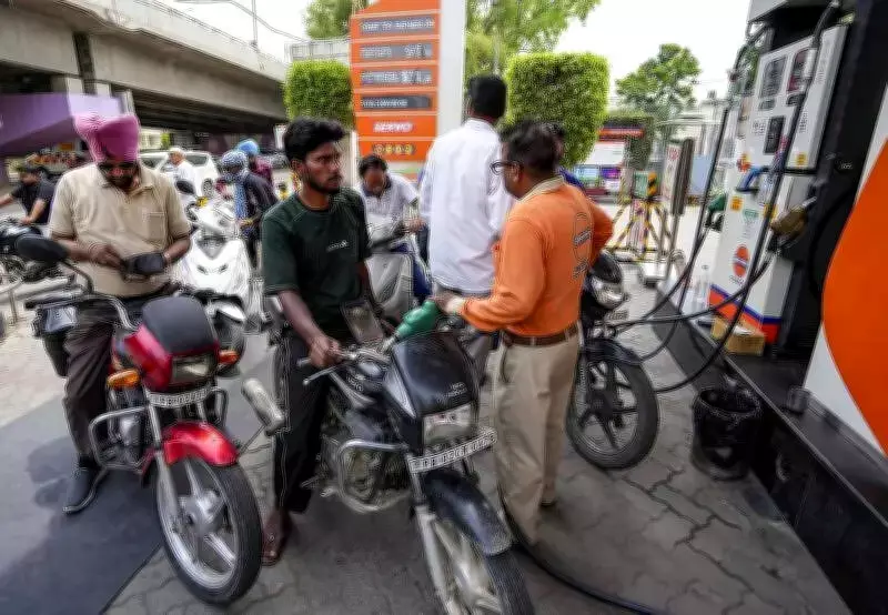 Fuel Price Hike Sparks Panic Buying, Protests in Amritsar
