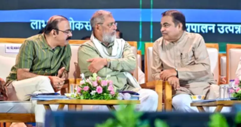 Gadkari Calls for Nationwide Water Conservation Movement to End Farmer Suicides
