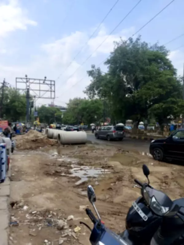 Ghaziabad Residents Demand Urgent Repairs on Kala Pathar Road After Water Main Burst
