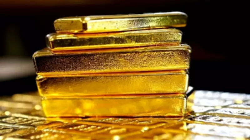 Gold Futures Drop Nearly 2% as Dollar Rally Dims Demand