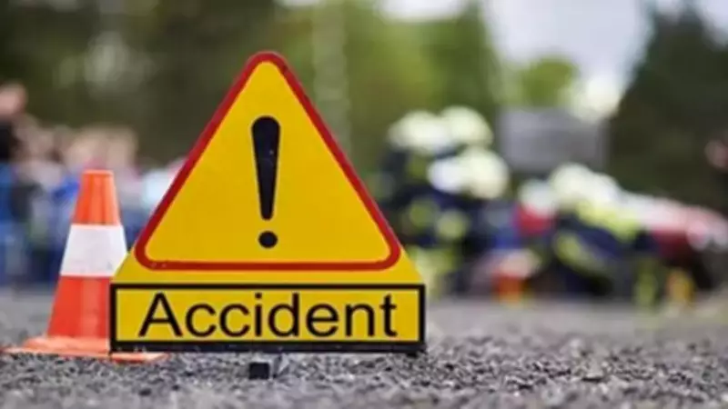 Grandfather, grandson killed in Chatra road accident
