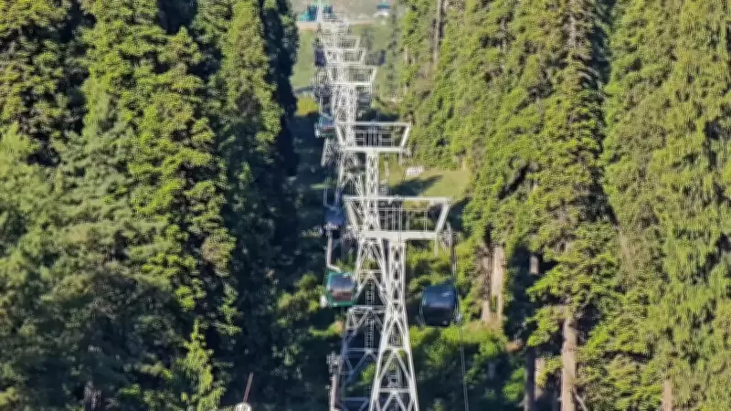 Gulmarg Gondola Suspended for a Week After Gearbox Snag Traps 300 Tourists