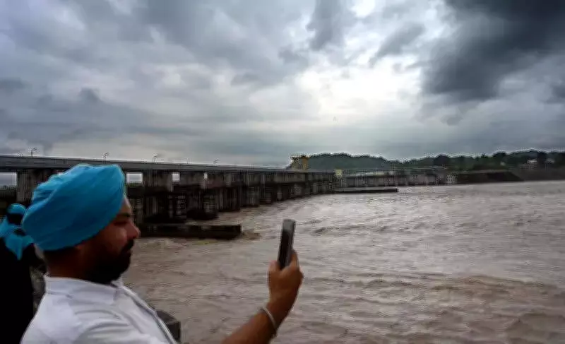 Haryana Govt Launches Action Plan to Curb Pollution Flowing into Delhi via Yamuna