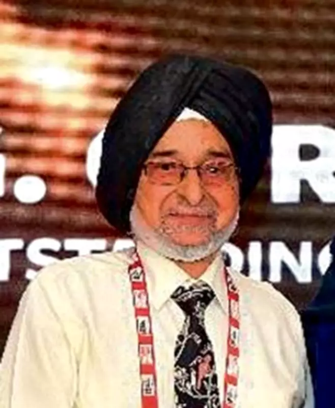 IAF Veteran Who Took Up Voluntary Teaching Honored in Chandigarh