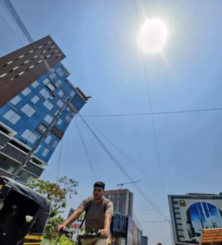 IMD Issues Heatwave Alert for Parts of Maharashtra, Pune Sizzles at 43°C