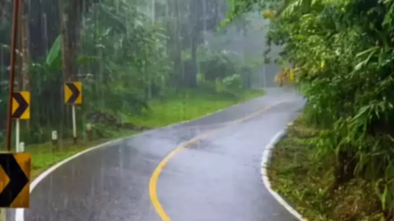 IMD Issues Yellow Alert for Heavy Rain in Nine Kerala Districts on Sunday