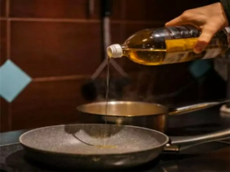 India Considers Standard Pack Sizes for Edible Oils to Curb Misleading Labels