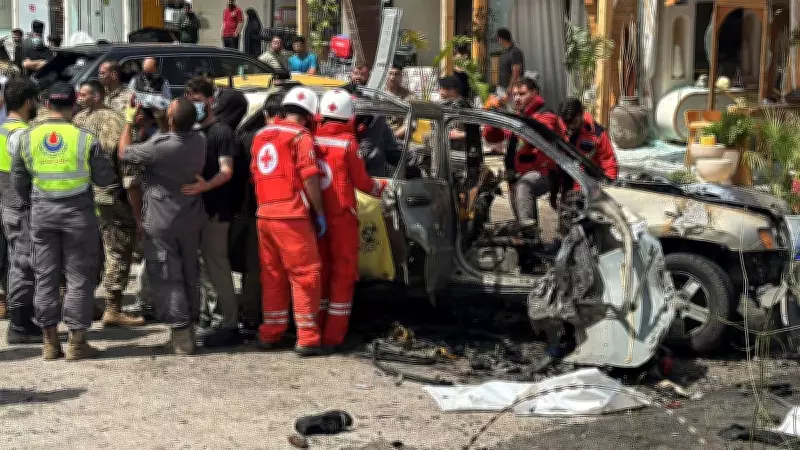 Israeli Airstrikes Kill Eight on Highway South of Beirut