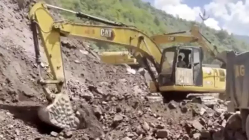 Jammu and Kashmir Highway Closed After Landslide Near Baramulla-Uri Stretch