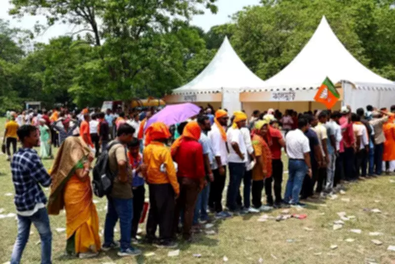 Jhalmuri Sellers Become Unlikely Stars at Bengal's Political Transition