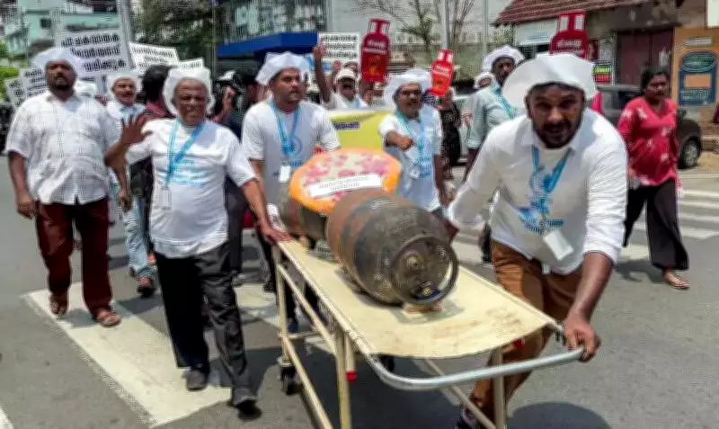 Kerala Hotels, Restaurants to Strike on Wednesday Over LPG Price Hike