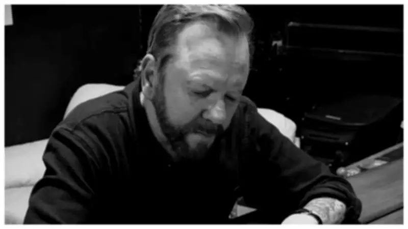 Kiefer Sutherland Returns with New Album 'Grey' Releasing May 29, 2026