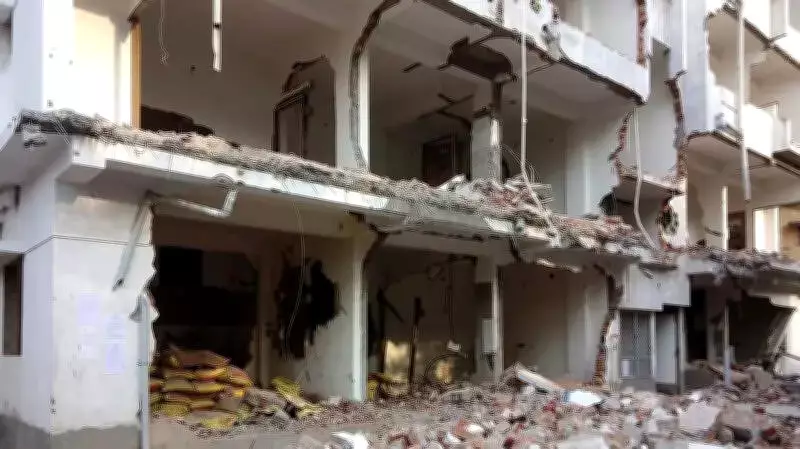 Kolkata Demolition Notices Trigger Panic in Beleghata Residents