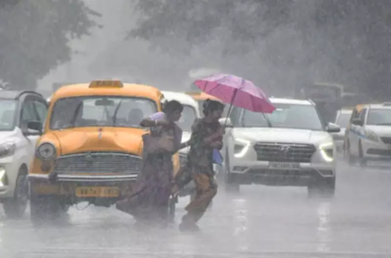Kolkata Heatwave: Brief Thunderstorm Fails to Ease Sweltering Conditions