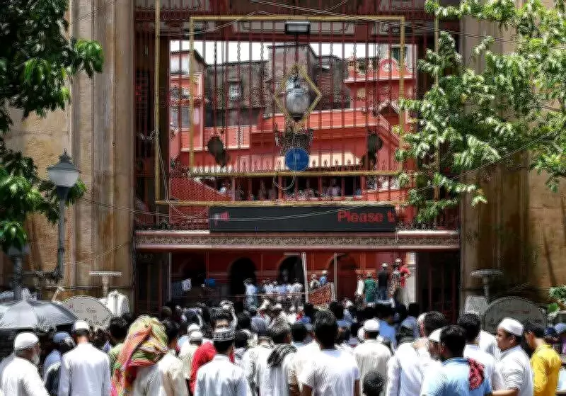 Kolkata Mosques to Hold Friday Prayers in Two Shifts to Prevent Road Spillover
