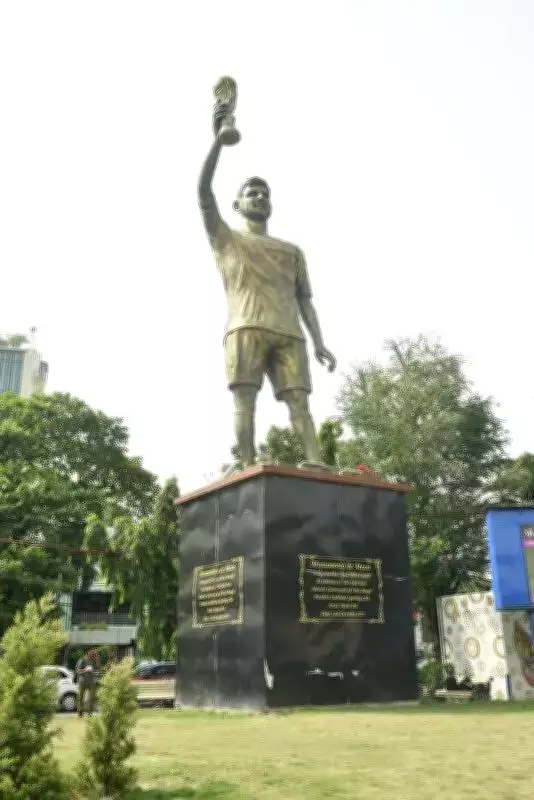 Kolkata's 64-Foot Messi Statue to Be Removed Over Safety Fears