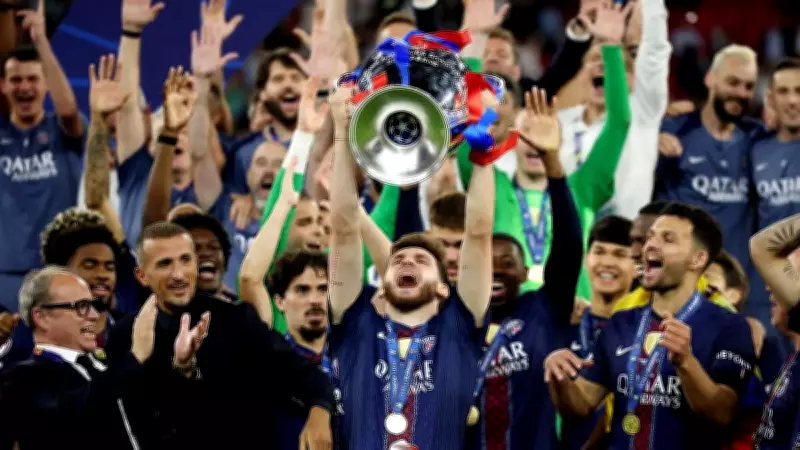 Kvaratskhelia Named Champions League Best Player; Five PSG Stars in Team of Season